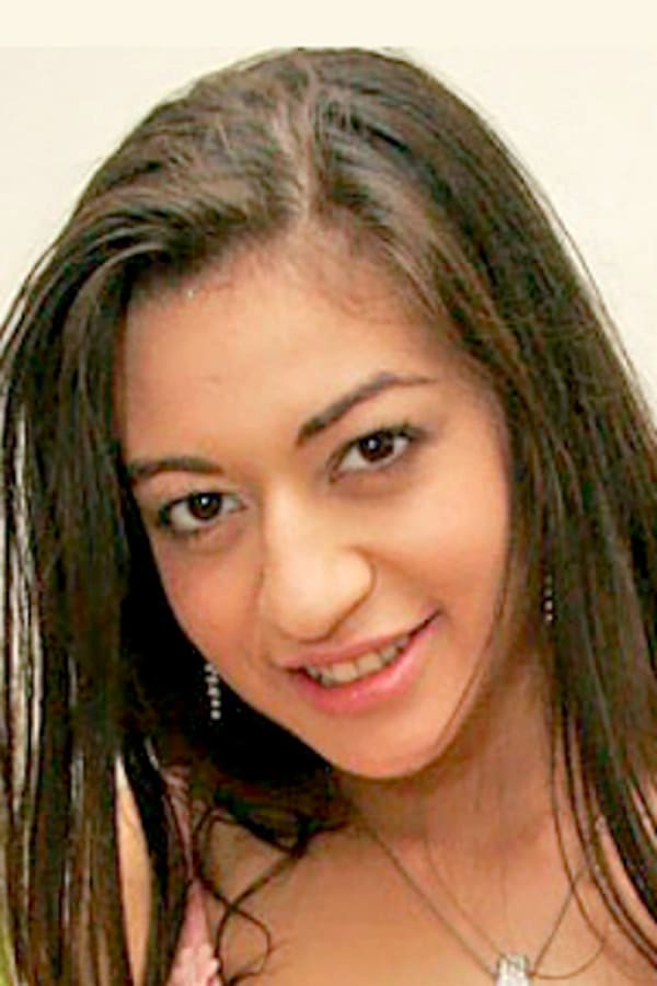 Selena Mahuela.jpg