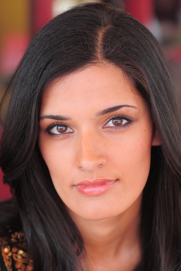 Shelly Bhalla.jpg