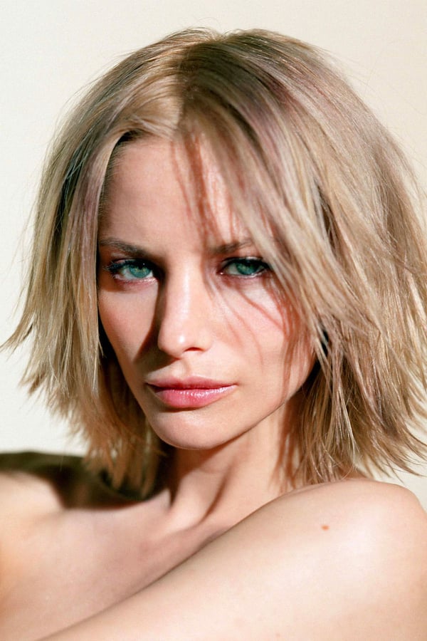 Sienna Guillory.jpg