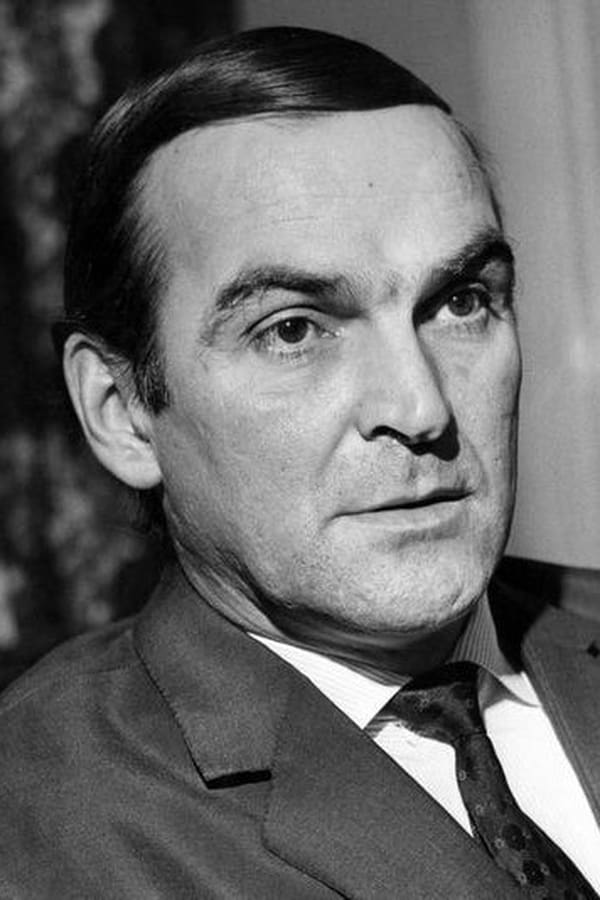 Stanley Baker.jpg