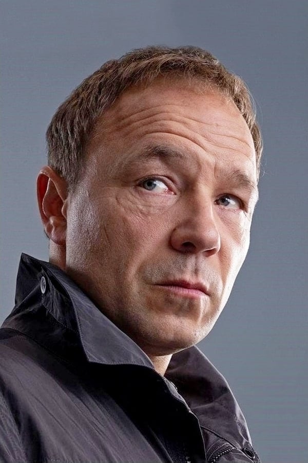 Stephen Graham.jpg