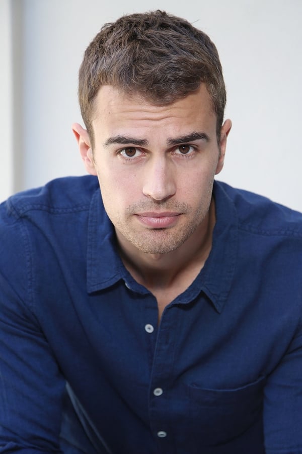 Theo James.jpg