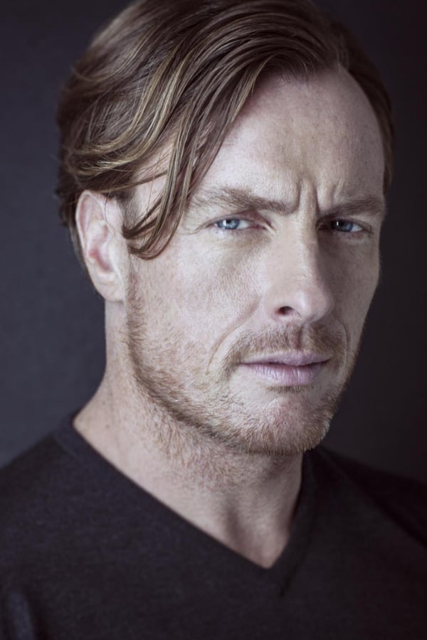 Toby Stephens.jpg