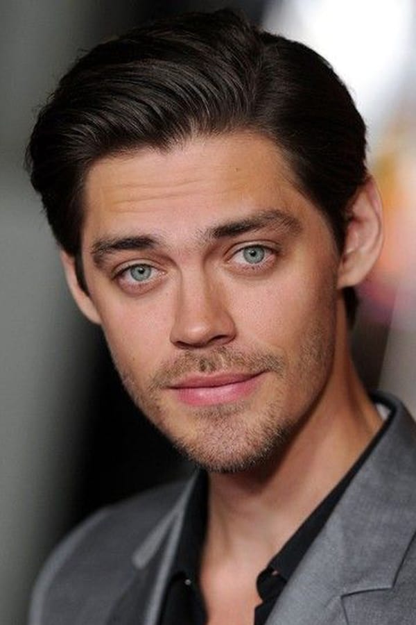 Tom Payne.jpg