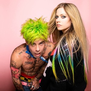 Mod Sun2021《Flames (feat. Avril Lavigne)》专辑封面图片.jpg