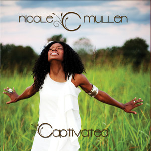 Nicole C. Mullen2011《Captivated》专辑封面图片.jpg